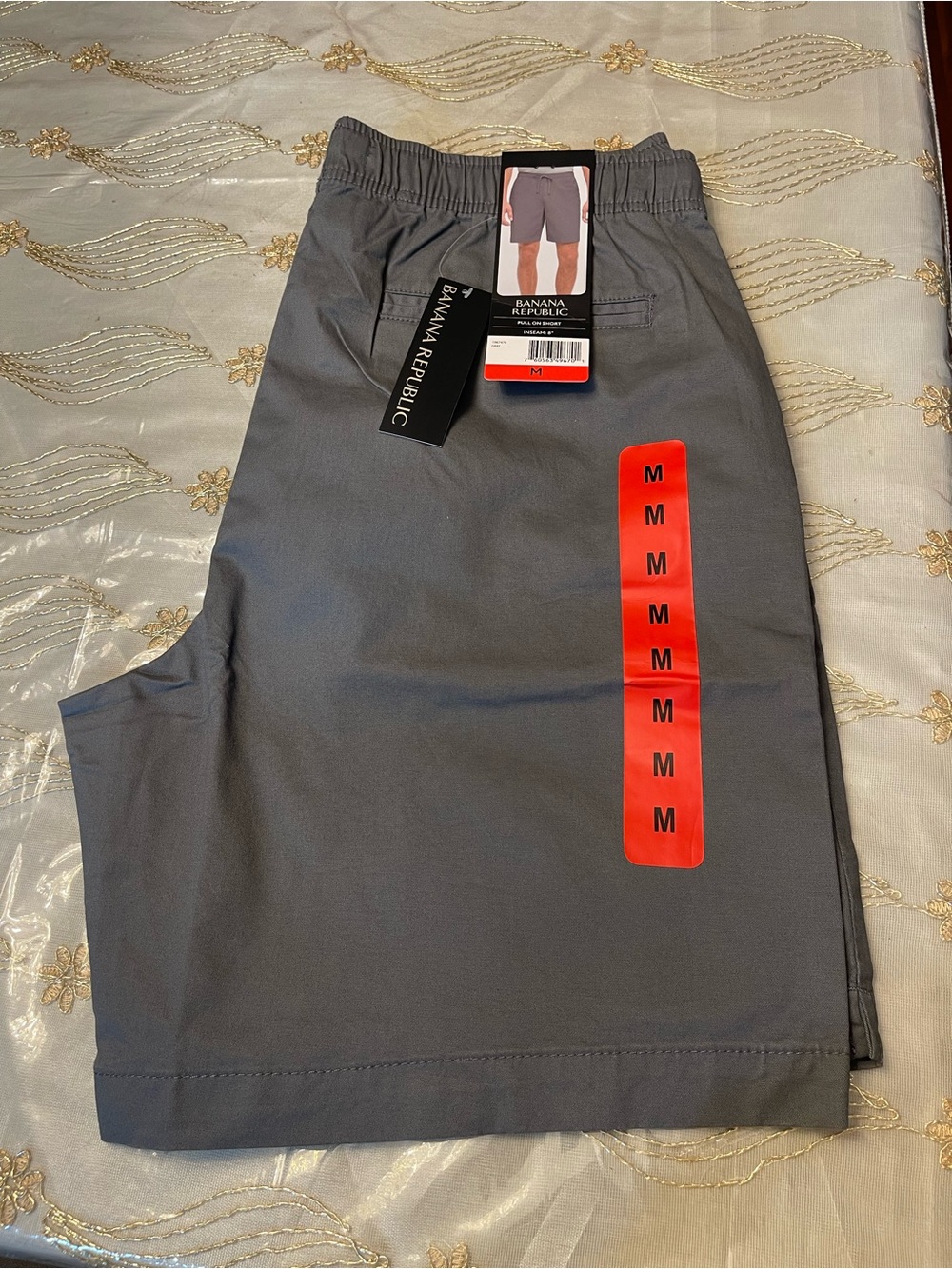 Banana Republic Men's Gray Flat-Front pull on shorts size M